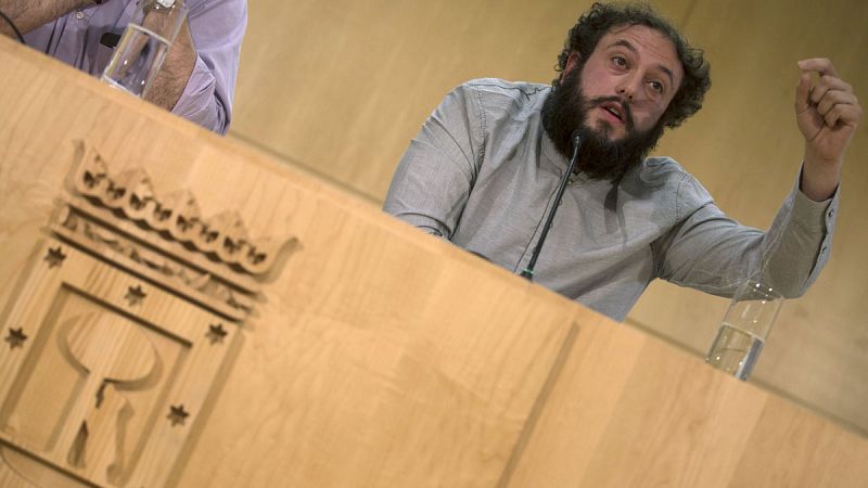 El juez imputa a Zapata por un presunto delito de humillación a las víctimas de ETA en sus tuits