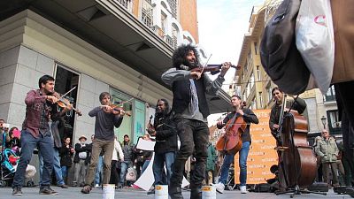La sala - Los 15 de Ara Malikian, Elegy, y miradas al cielo y al teatro de calle - 27/06/15 - escuchar ahora