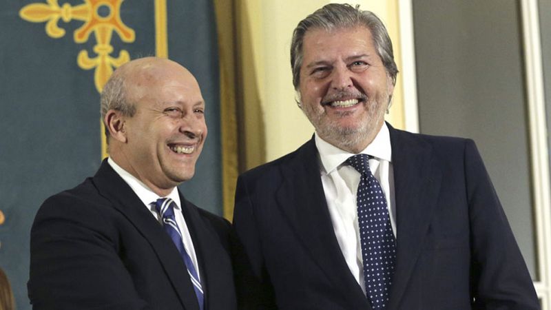Wert agradece los apoyos en Educación y el nuevo ministro afirma que trabajará "escuchando"