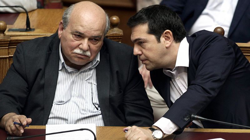 Tsipras propone celebrar un referéndum sobre la propuesta de las instituciones