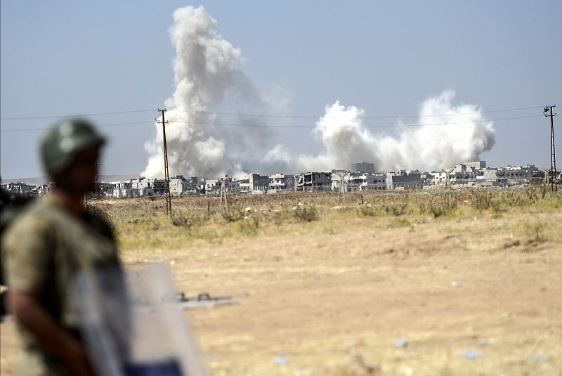 Las milicias kurdas expulsan al Estado Islámico del enclave kurdo sirio de Kobani