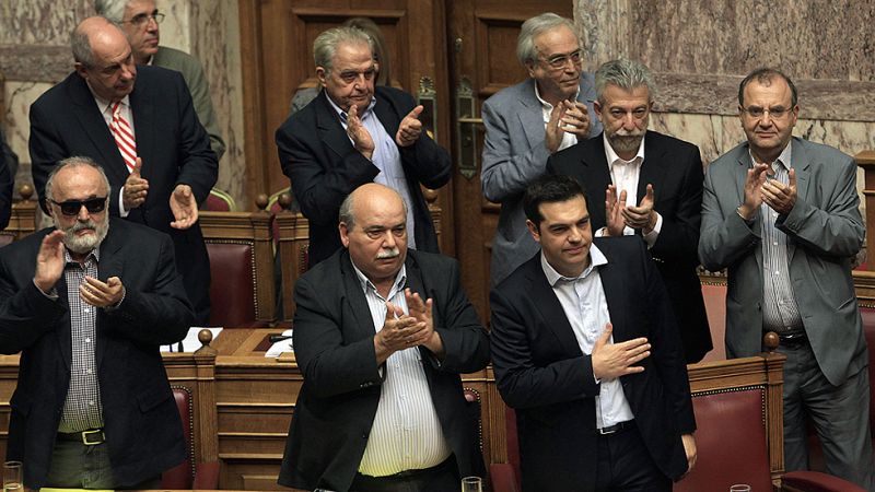 El Parlamento griego aprueba el referéndum sobre la propuesta de rescate de los acreedores