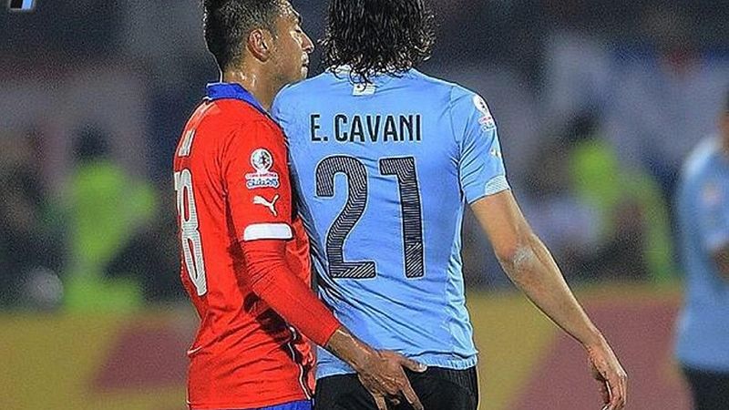 Jara se pierde el resto de la Copa América por su provocación a Cavani