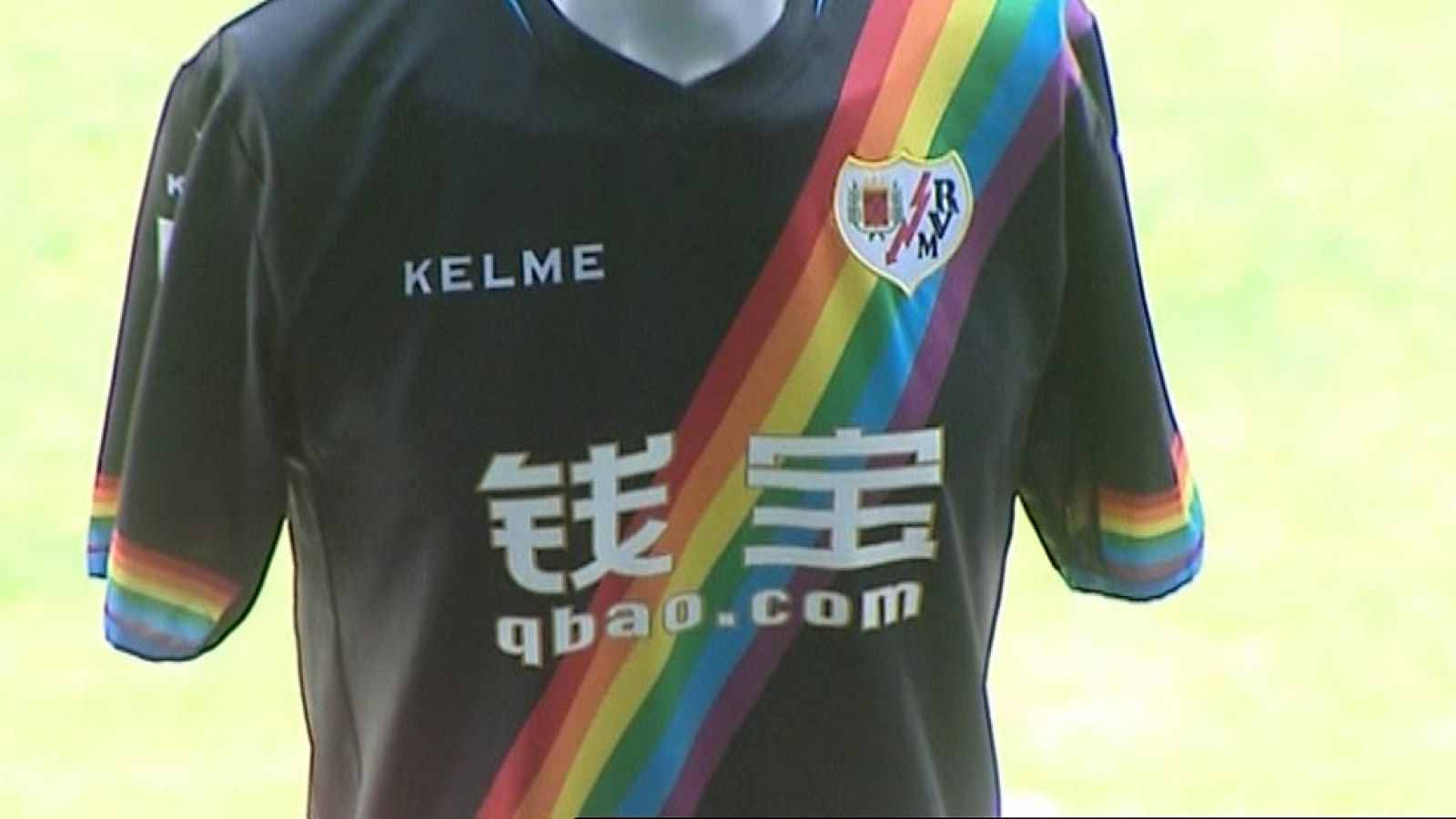 El Rayo Vallecano se viste de compromiso y solidaridad | Ver