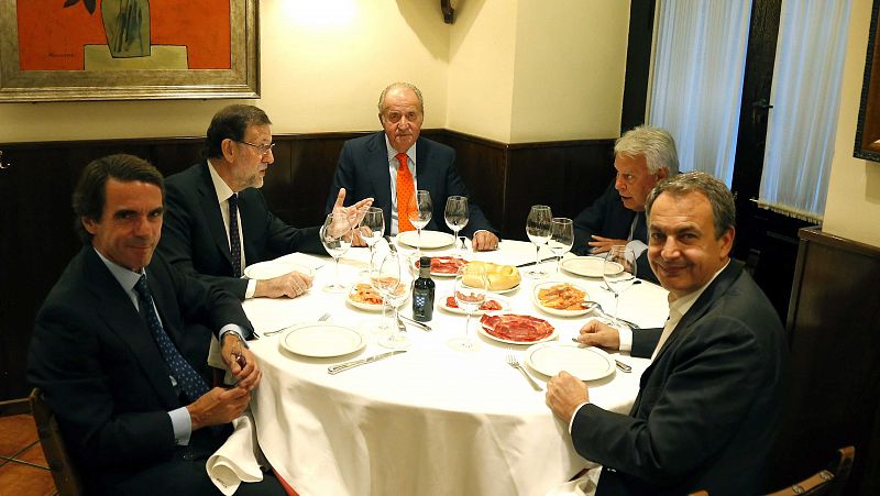 Rajoy reúne en una cena a los expresidentes del Gobierno y al rey Juan Carlos