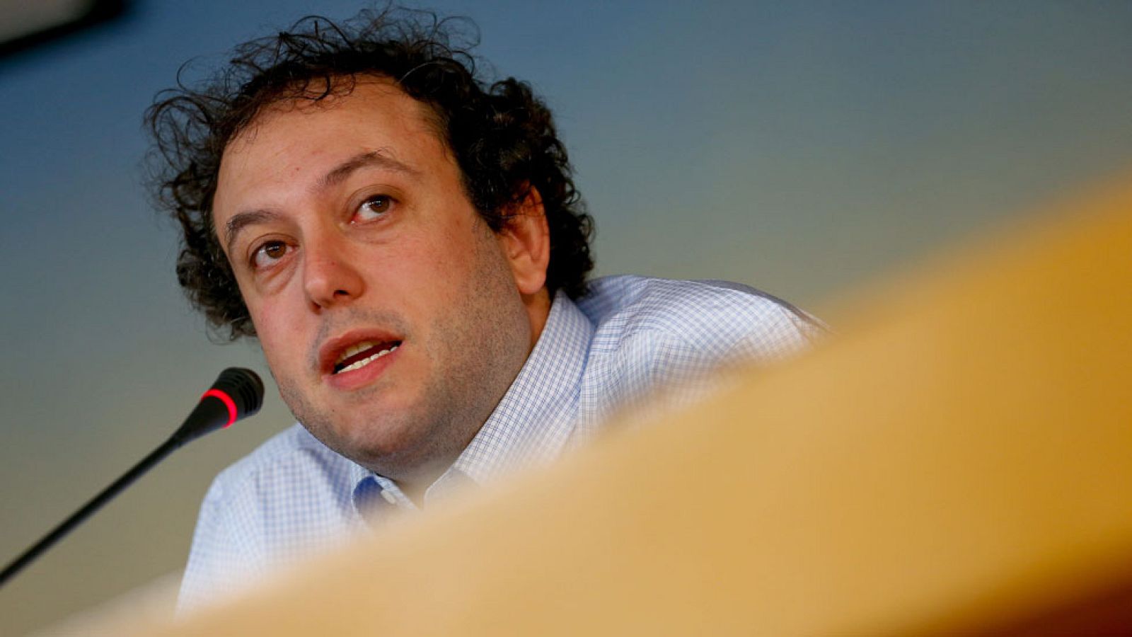 El juez archiva la querella contra Zapata al no ver delito en sus tuits sobre Irene Villa | Ver