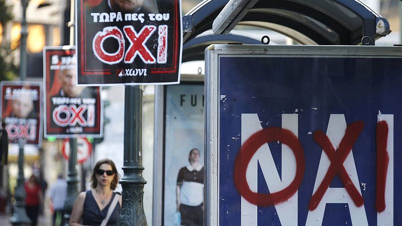 Las encuestas avanzan un resultado ajustado y sin claro ganador en el referéndum griego