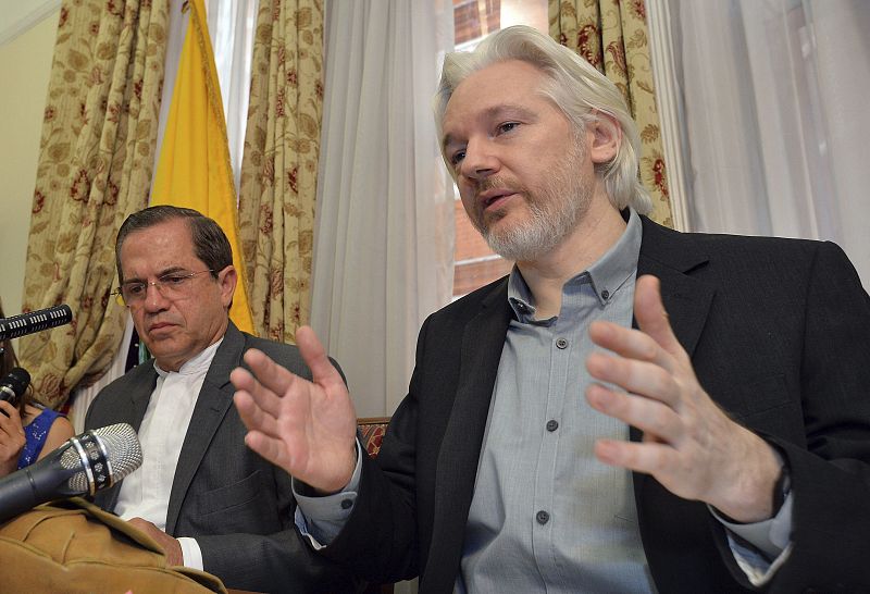 Francia rechaza la solicitud de Assange de asilo político