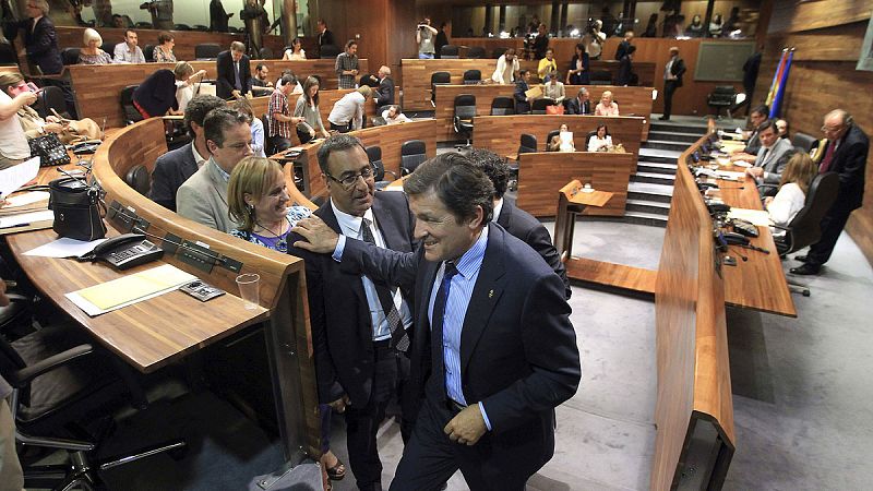 Los candidatos del PSOE y PP a la Presidencia de Asturias empatan por los votos de Foro