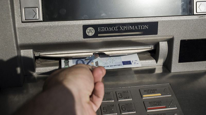 Los bancos griegos disponen de un colchón de liquidez de 1.000 millones hasta el próximo lunes