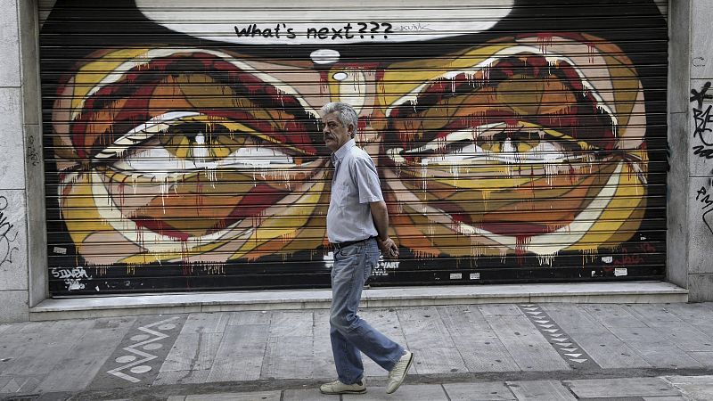 El 'no' rotundo en el referéndum de Grecia divide a Europa