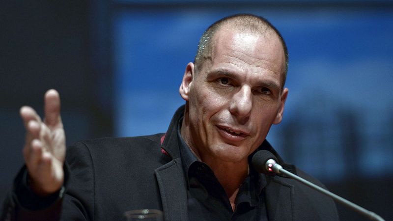 Dimite el ministro de Finanzas griego, Yanis Varufakis, para facilitar la negociación con los acreedores