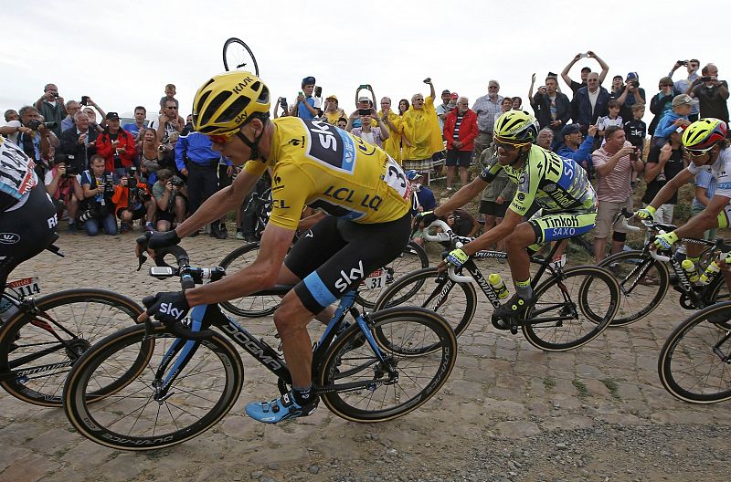 Contador, con un problema mecánico: "Lo mejor es no mirar atrás"