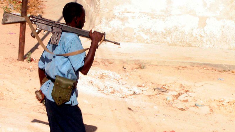 Hombres armados atacan dos hoteles y asaltan la base de AMISOM en Mogadiscio