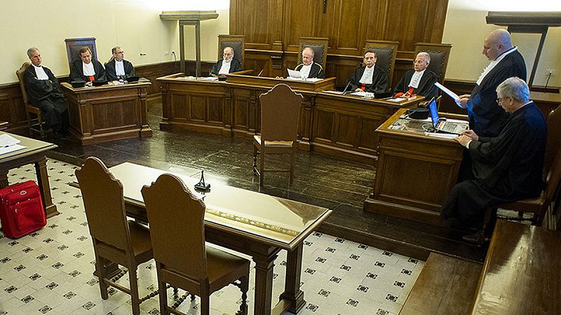 La Justicia vaticana imputa cinco delitos al exnuncio Wesolowski, entre ellos abuso de menores