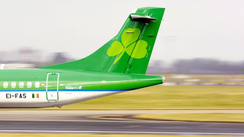 Los accionistas de la aerolínea irlandesa Aer Lingus aceptan los acuerdos de la oferta de compra de IAG