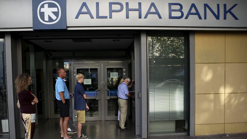 El Ministerio de Finanzas de Grecia anuncia que los bancos abrirán el lunes