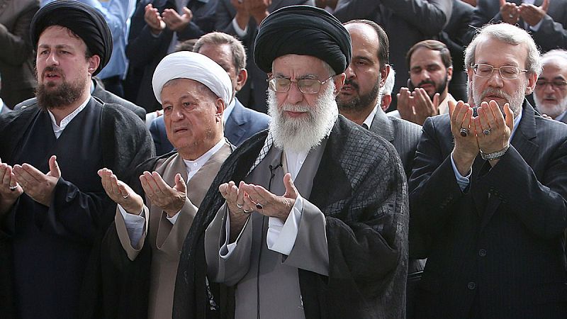 Jameneí descarta cualquier aproximación a EE.UU. pese al acuerdo nuclear