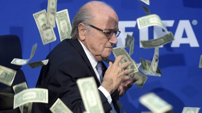 Blatter afirma que puso su cargo a disposición de la FIFA tras las presiones recibidas