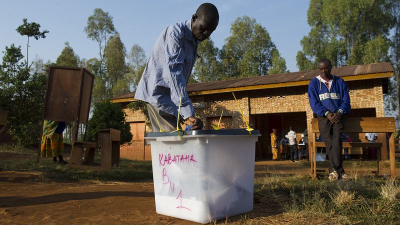 Burundi vota en medio de la violencia para dar un tercer mandato a Nkurunziza