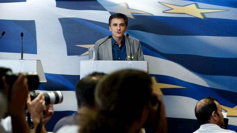 El Gobierno griego lleva al Parlamento la reforma del código civil y el saneamiento bancario