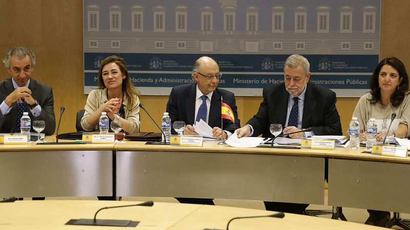 Hacienda plantea objetivos diferenciados de déficit público para cada comunidad autónoma en 2016