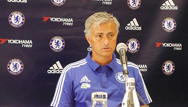 Mourinho confirma que el Chelsea venderá a Filipe Luis