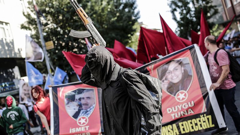 Turquía sospecha que el terrorista suicida del atentado de Suruç viajó a Siria en 2014