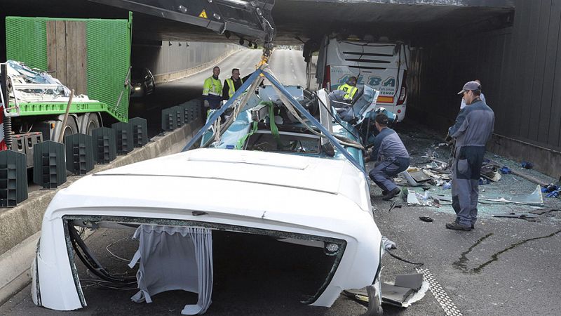 El conductor del autobús español siniestrado en Francia reconoce haberse fiado del GPS
