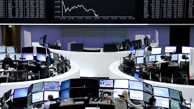 Las Bolsas europeas cierran con fuertes caídas, contagiadas por el desplome del parqué de Shanghái