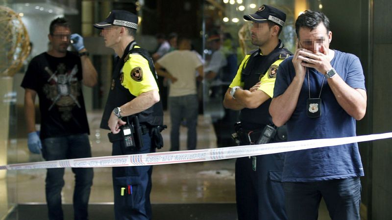 Dos heridos, uno grave, en un tiroteo junto a la Rambla de Barcelona