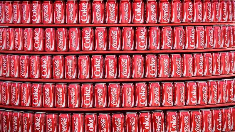 Los Daurella se hacen con el control de la embotelladora de Coca-Cola con una inversión de 800 millones