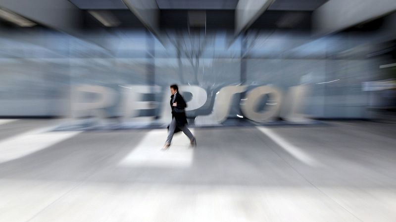 Repsol ganó 1.240 millones en el primer semestre, un 35% más, pese al abaratamiento del petróleo
