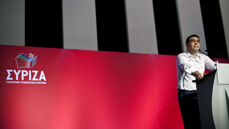 Tsipras propone a Syriza una consulta interna sobre el tercer rescate para desactivar a los críticos