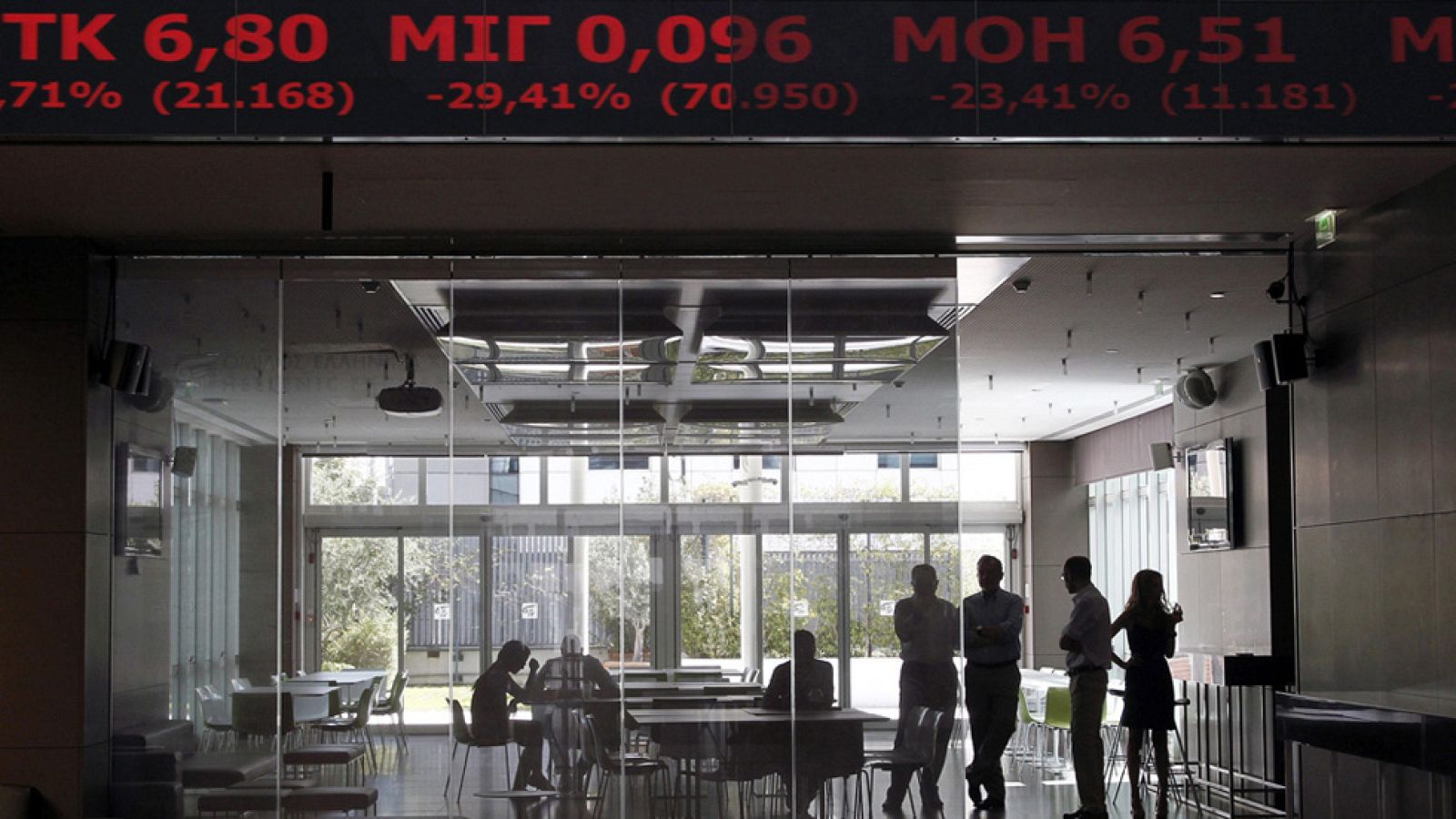 Lunes negro en la Bolsa de Atenas, que se desploma un 16,23%