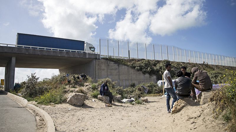 Bruselas ofrece ayuda técnica y económica para controlar la crisis migratoria en Calais