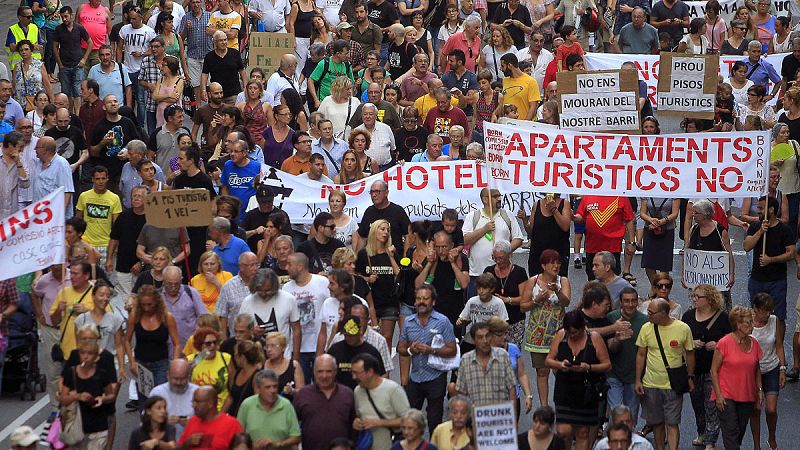 Barcelona condonará parte de las multas a apartamentos turísticos ilegales si se destinan a alquiler social