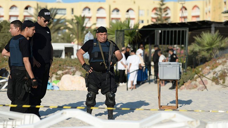 La Policía británica ve "fuertes conexiones" entre los atentados de Túnez en Susa y el Museo del Bardo