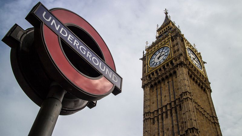 Los trabajadores del metro de Londres secundan otra huelga en protesta por el servicio nocturno