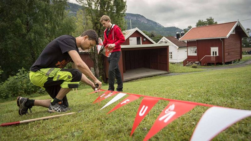 Los socialdemócratas noruegos regresan a Utoya cuatro años después de la matanza de Breivik