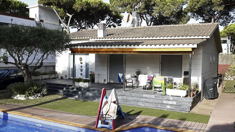 Un hombre mata presuntamente a su mujer y sus dos hijos y luego se suicida en Castelldefels, Barcelona