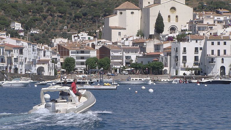 'Costa España' recorre Cadaqués, la localidad más oriental de la Península