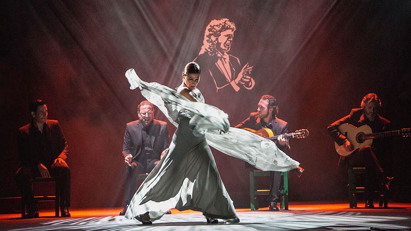 Sara Baras invoca a los dioses del flamenco en la Catedral del Cante