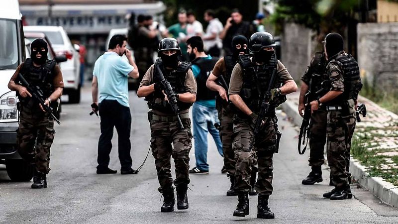 La policía turca detiene a 23 presuntos yihadistas extranjeros en la frontera con Siria