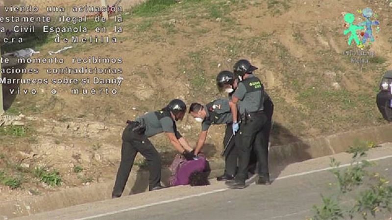 Archivan la causa contra ocho guardias civiles por los golpes a un inmigrante en la valla de Melilla