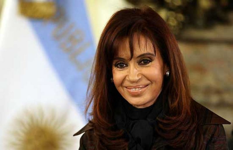 Cristina Fernández anuncia la nacionalización de Aerolíneas Argentinas