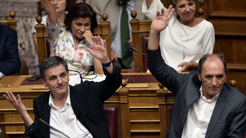 El Parlamento griego aprueba por amplia mayoría el acuerdo con los acreedores sobre el tercer rescate