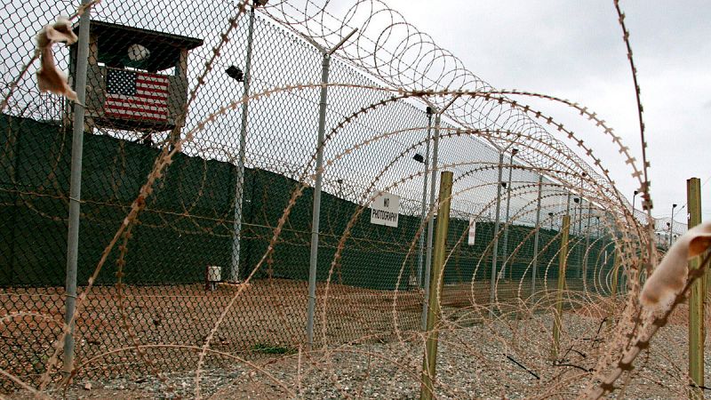 La negativa a liberar a un preso en huelga de hambre por motivos de salud reabre el debate sobre Guantánamo