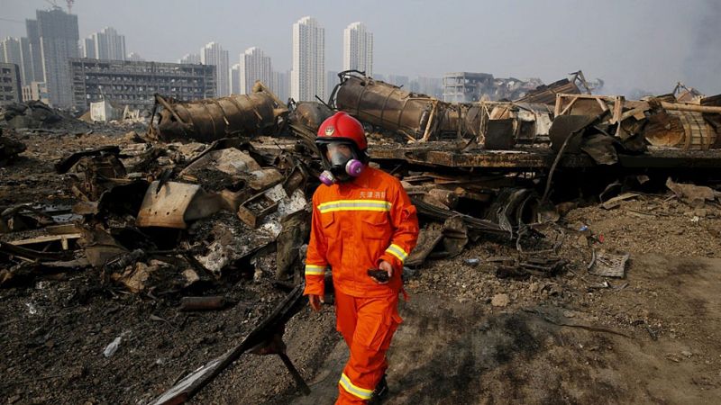 Más de 100 muertos en Tianjin mientras siguen las explosiones y el gobierno chino evacúa la zona
