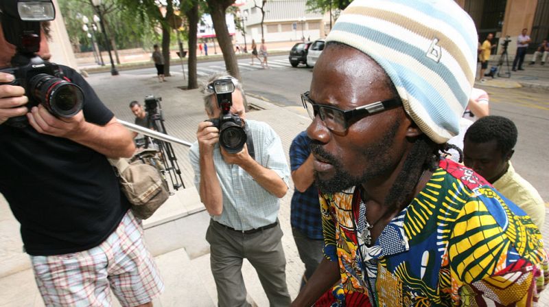 El testigo que dijo haber visto forcejear a los mossos con el senegalés muerto en Salou lo niega ante el juez